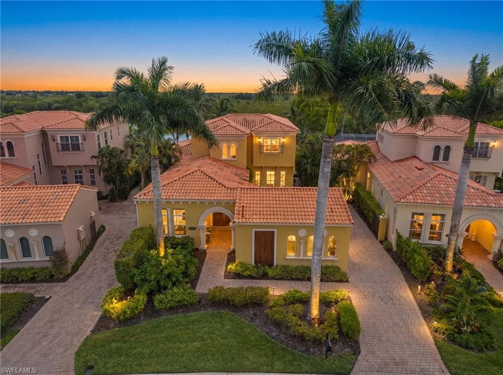 8572 Bellagio Dr, Naples