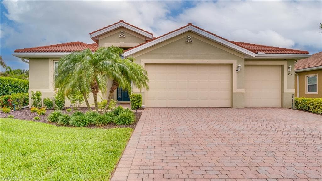 3036 Sunset Pointe Cir, Cape Coral, photo 2