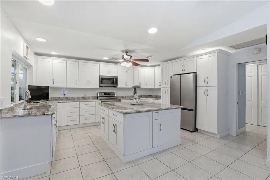 6114 Deer Run, Fort Myers, photo 2