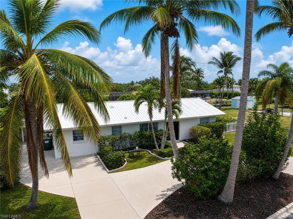 1019 Wyomi Dr, Fort Myers, photo 3