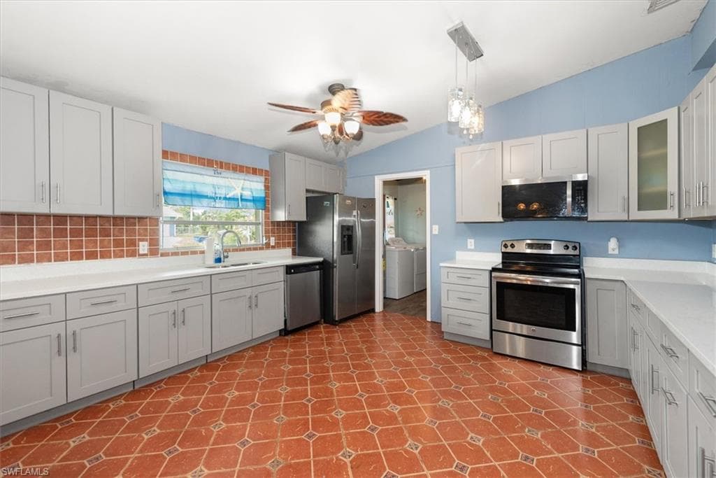1721 Club House Rd, North Fort Myers, photo 2