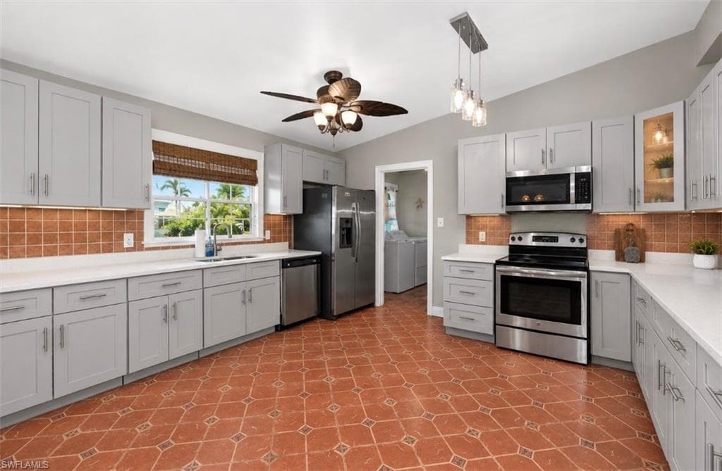1721 Club House Rd, North Fort Myers, photo 3