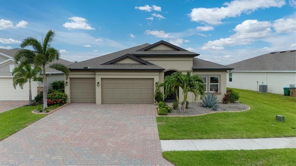 3271 Baravaldo Cir, Cape Coral, photo 3