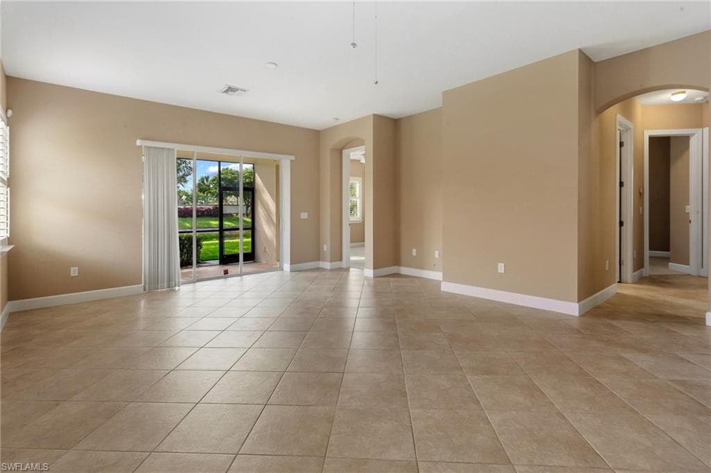 26351 Stonewall Ln, Bonita Springs, photo 3