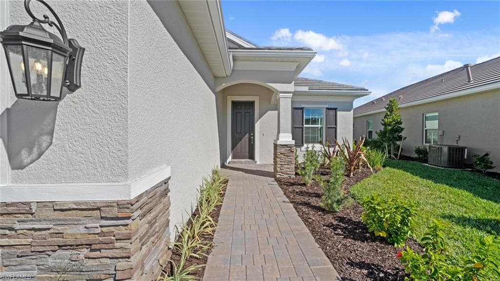 2968 Heritage Pines Dr, Fort Myers, photo 2