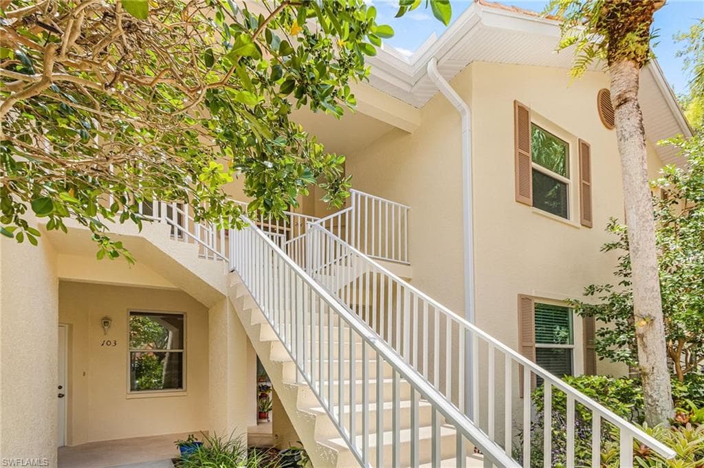 305 Robin Hood Cir #204, Naples, photo 3