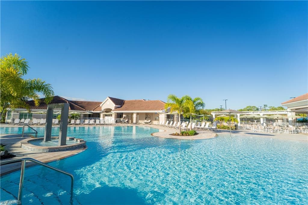 8265 Danbury Blvd #203, Naples, photo 3