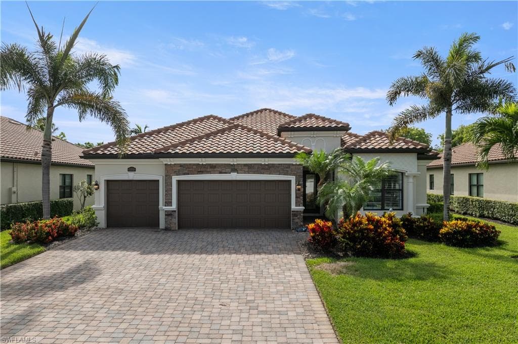 9352 Vercelli Ct, Naples