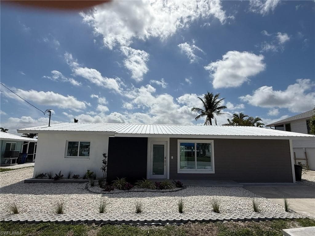 2823 Janet St, Matlacha