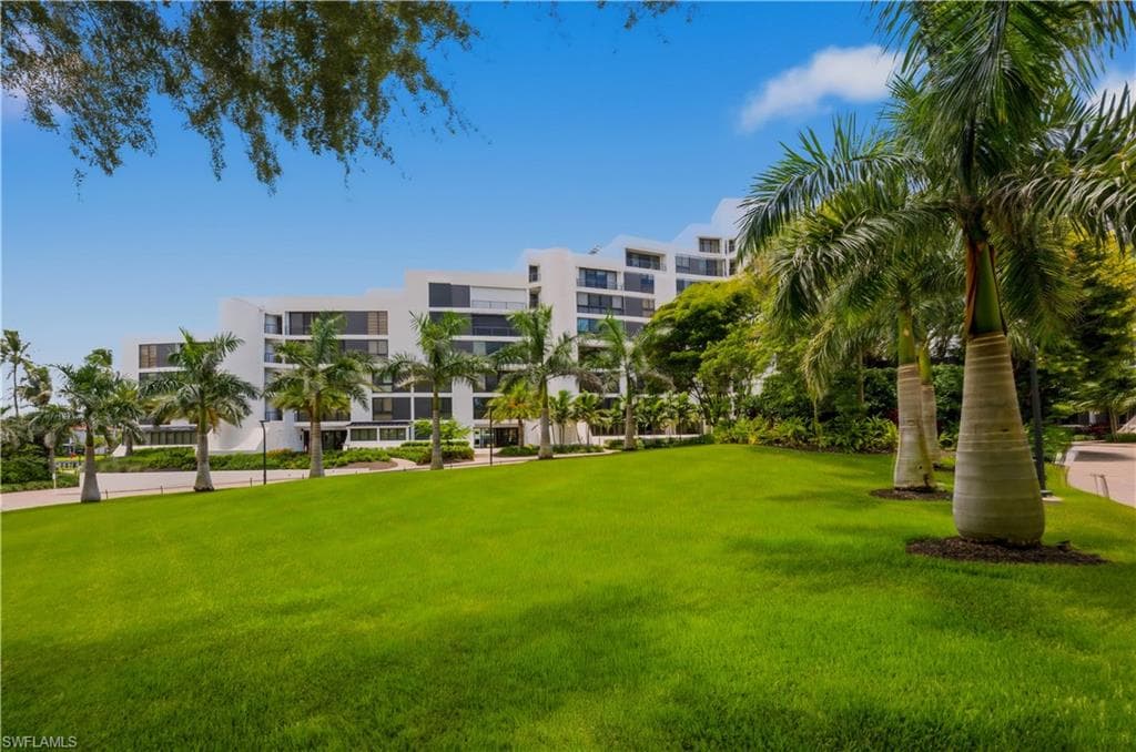 2316 Gulf Shore Blvd #411, Naples, photo 3