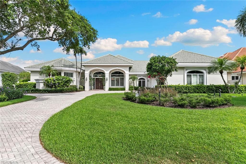 6991 Greentree Dr, Naples