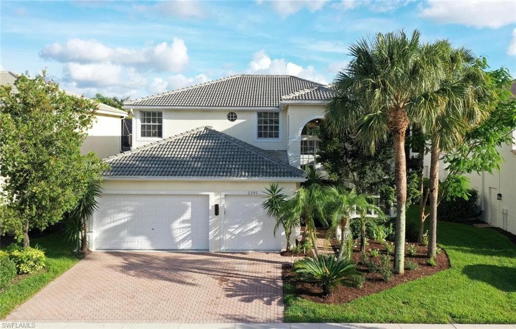 2292 Guadelupe Dr, Saturnia Lakes