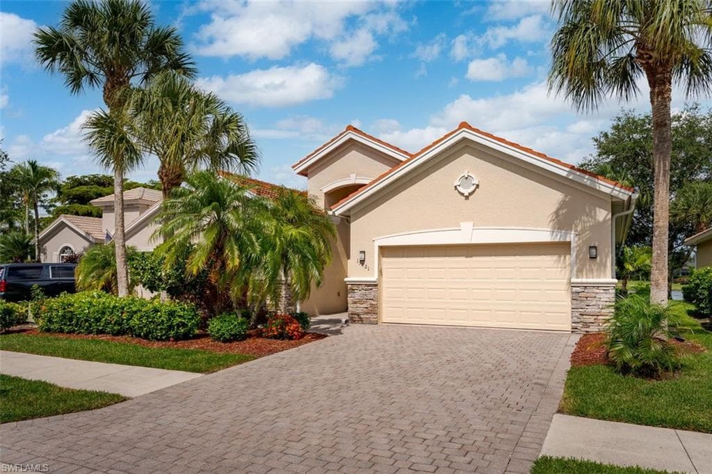 15821 Delaplata Ln, Naples, photo 2