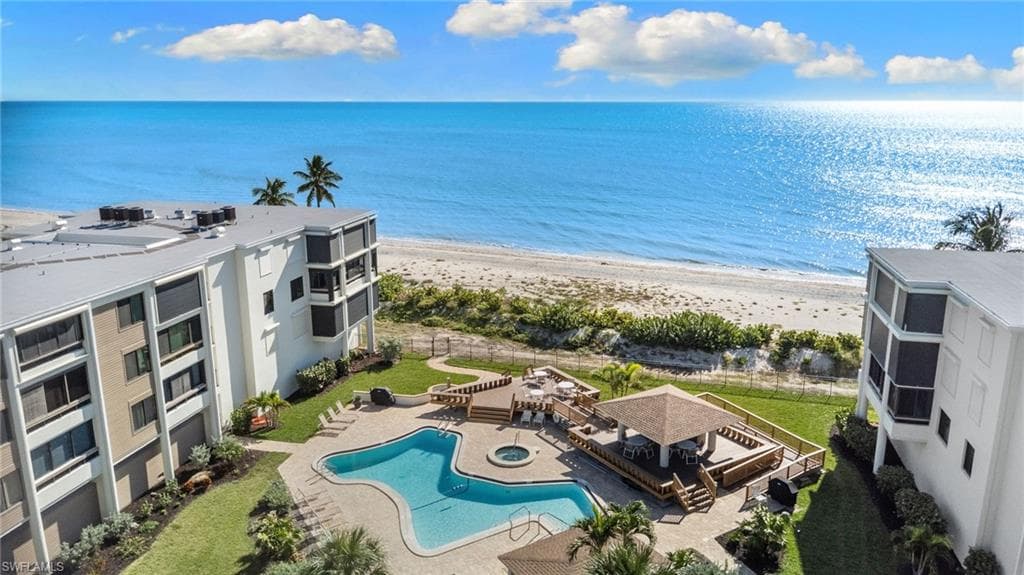 2777 Gulf Dr #104, Sanibel