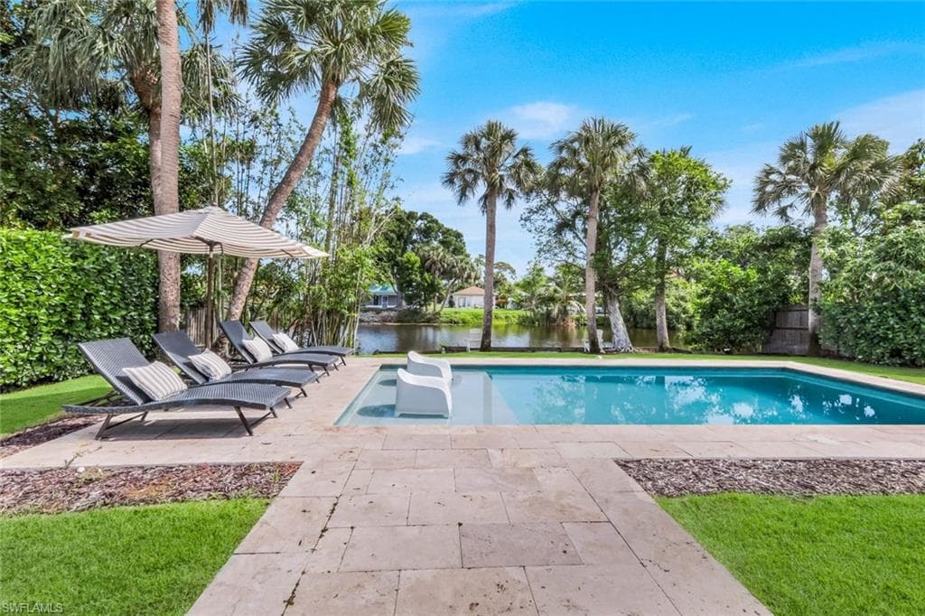 841 107th Ave, Naples