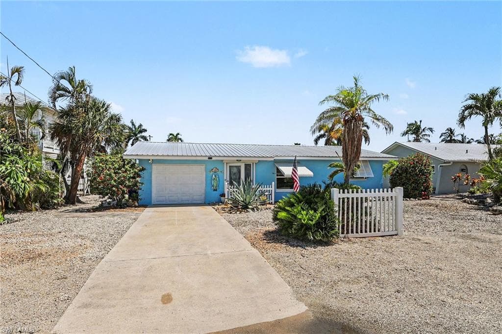3608 Rita Ln, St. James City, photo 3