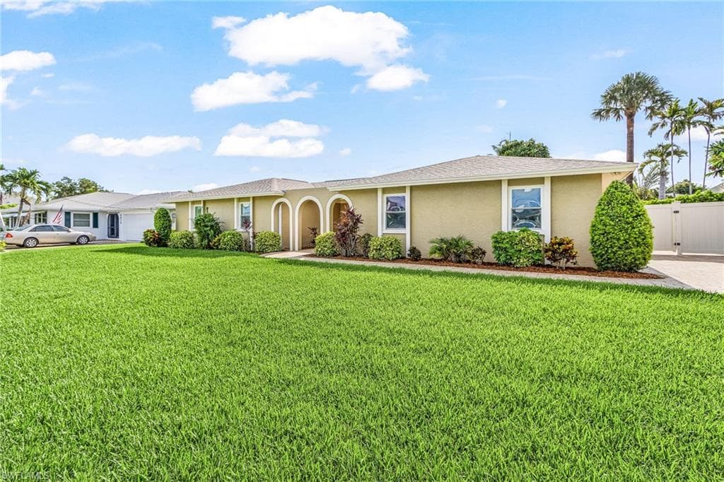 5985 Baker Ct, Fort Myers