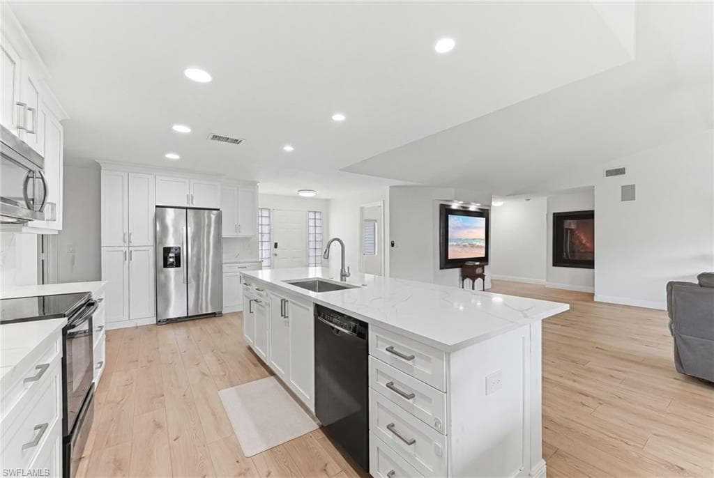 10333 Sandy Hollow Ln, Bonita Springs, photo 2