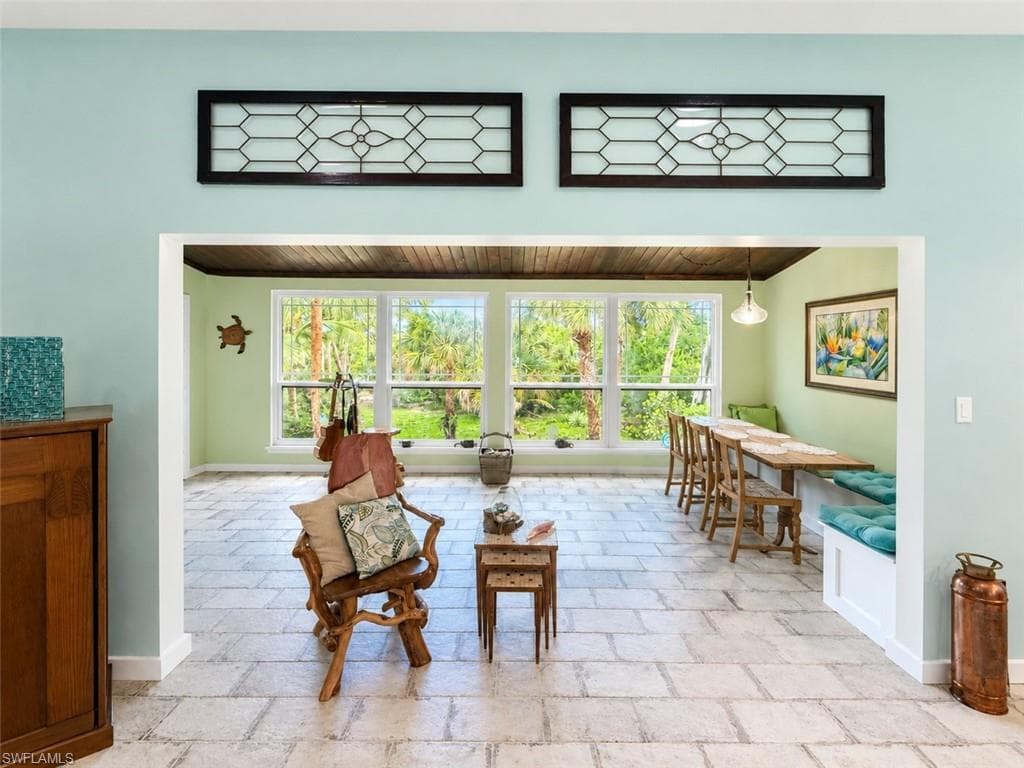 1318 Junonia St, Sanibel, photo 3