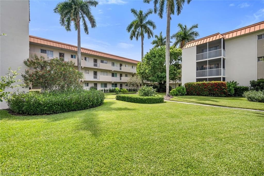 1100 Gulf Shore Blvd #312, Naples, photo 3