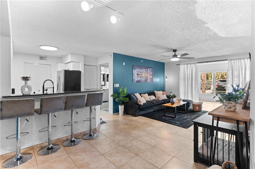 8225 Ibis Club Dr #204, Naples, photo 2