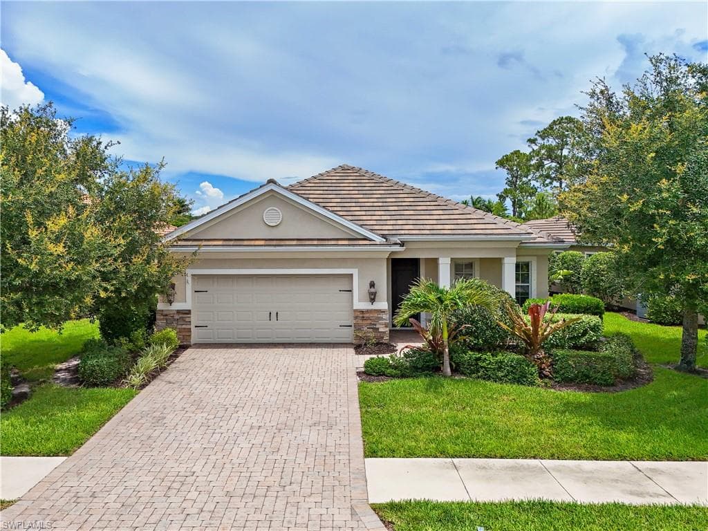 3571 Canopy Cir, Naples