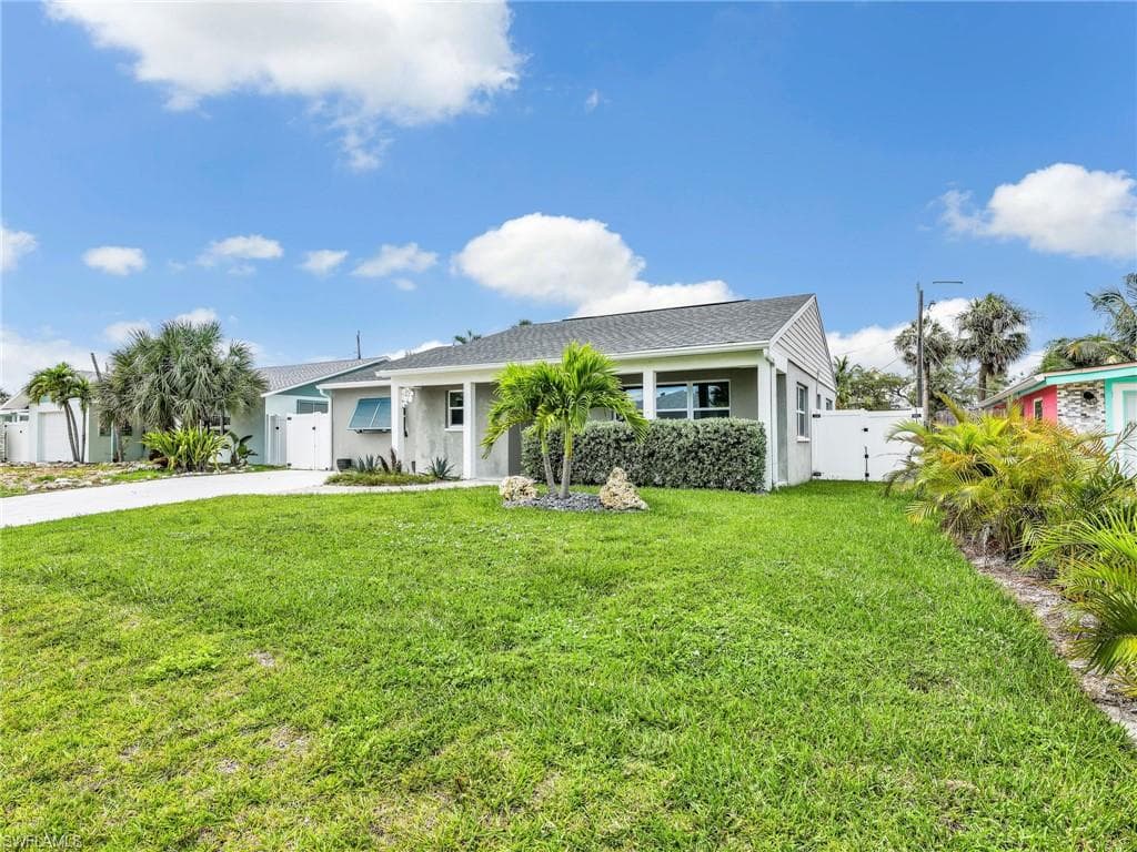 195 Hibiscus Dr, Fort Myers Beach, photo 2