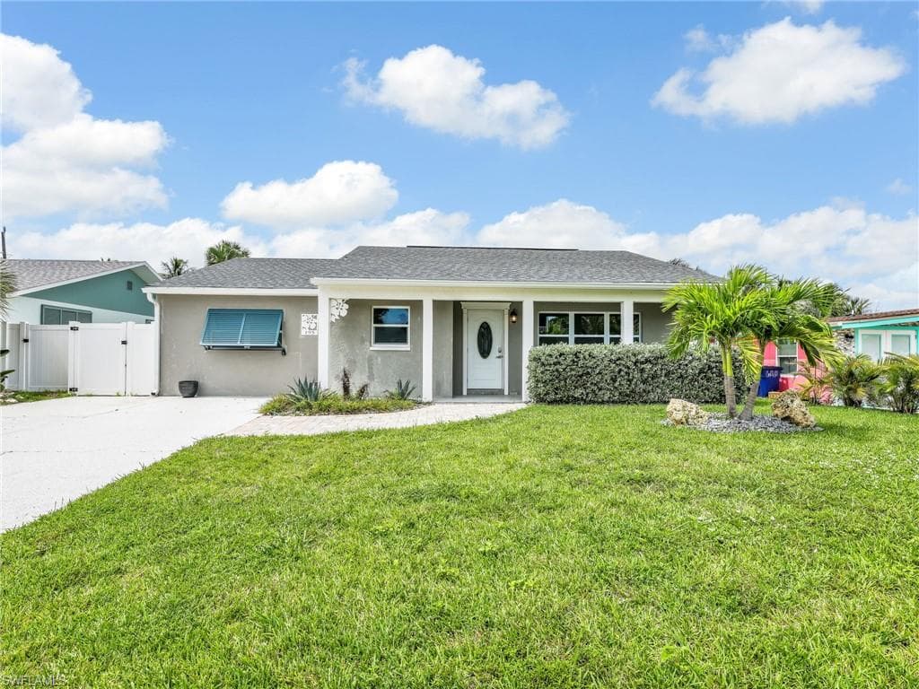195 Hibiscus Dr, Fort Myers Beach