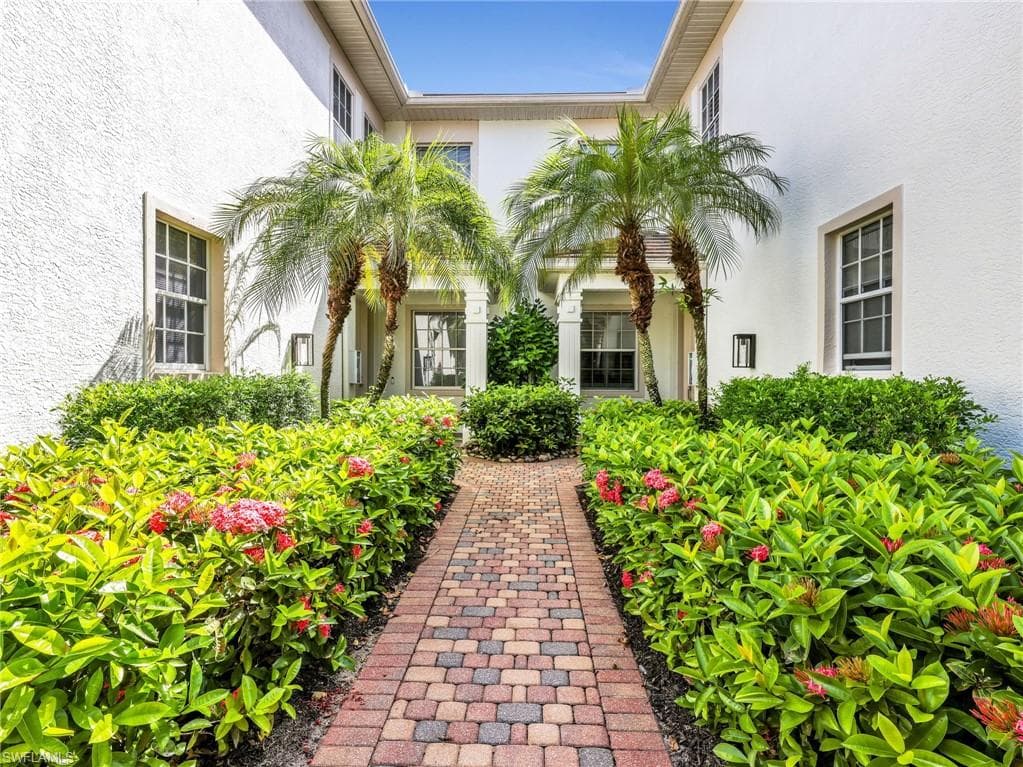4758 Stratford Ct #1302, Naples