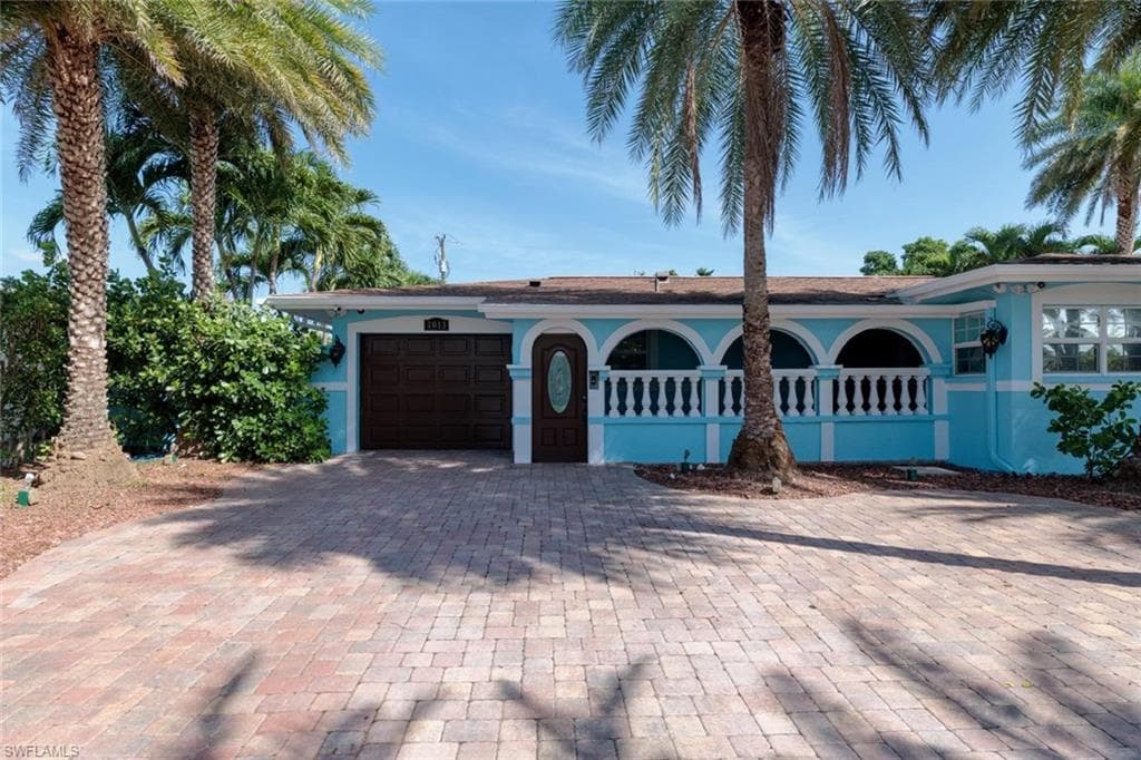 1013 44th St, Cape Coral