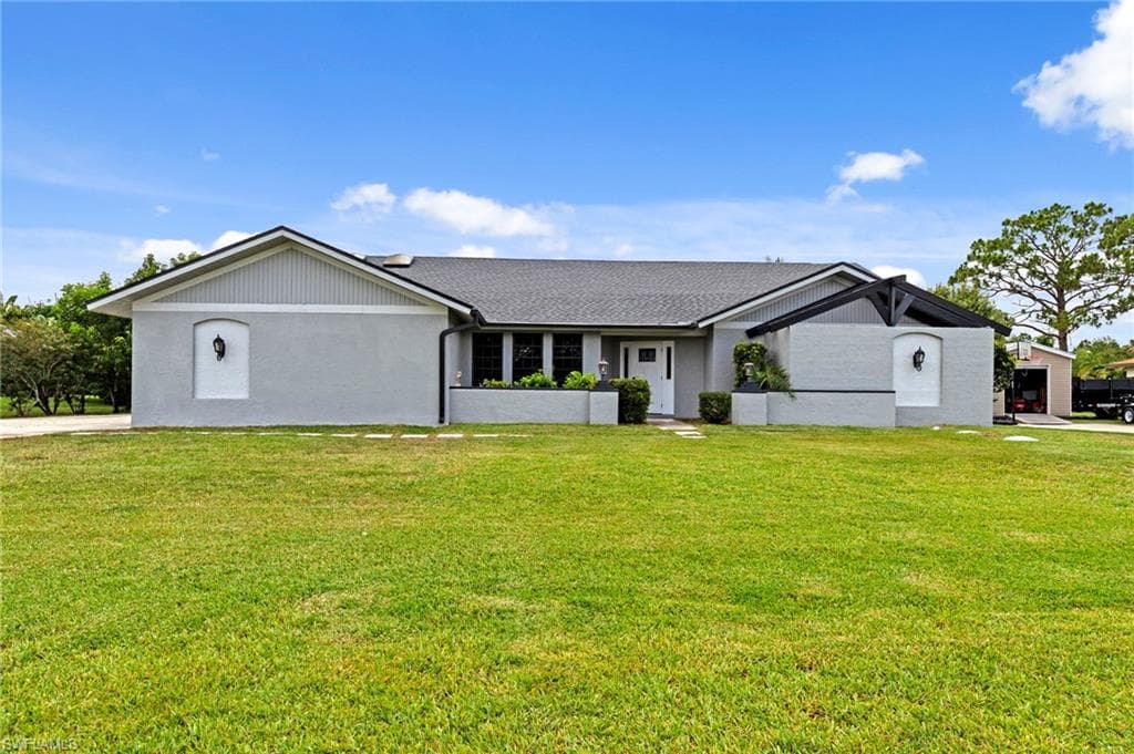 17209 Castleview Dr, North Fort Myers, photo 2