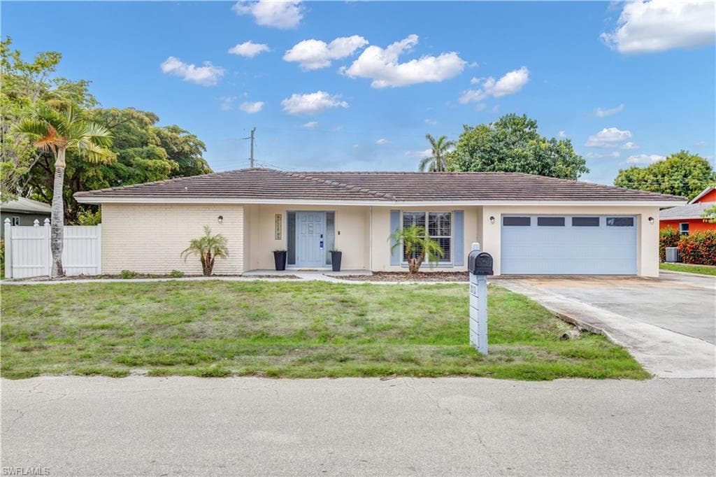 2112 Harvard Ave, Fort Myers