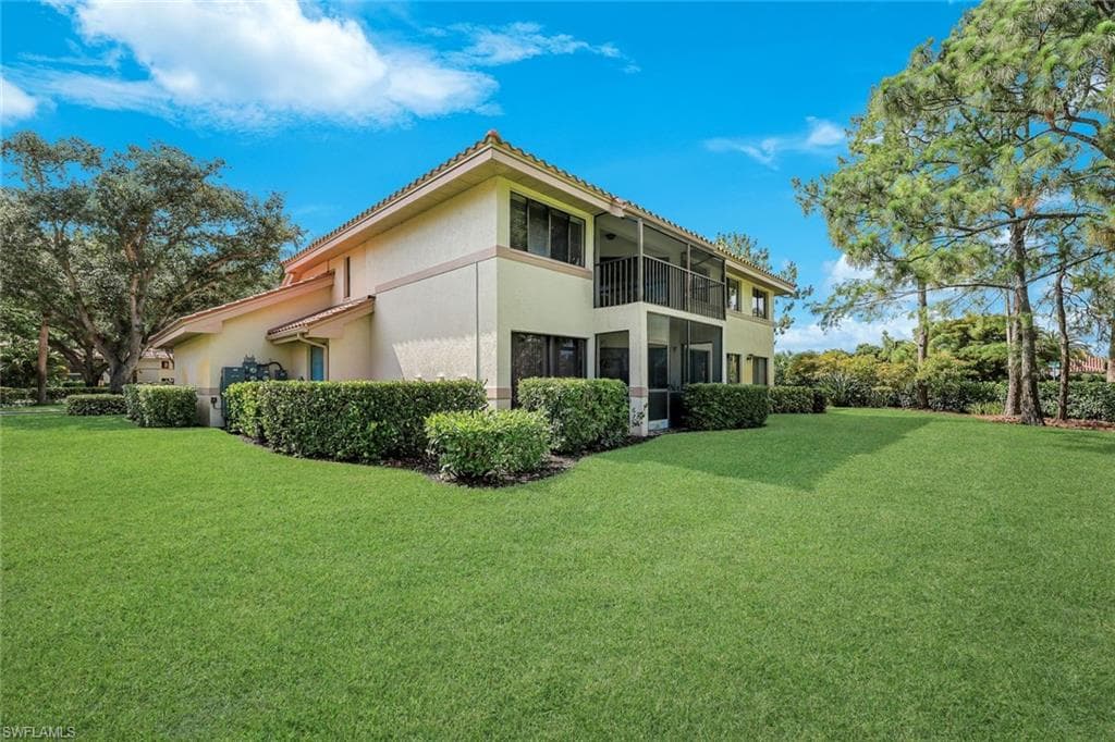 142 Bennington Dr #8, Naples