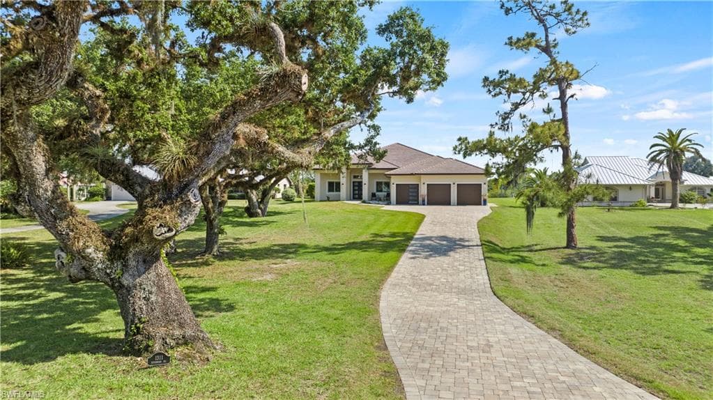 1311 Riverbend Dr, Labelle, photo 2
