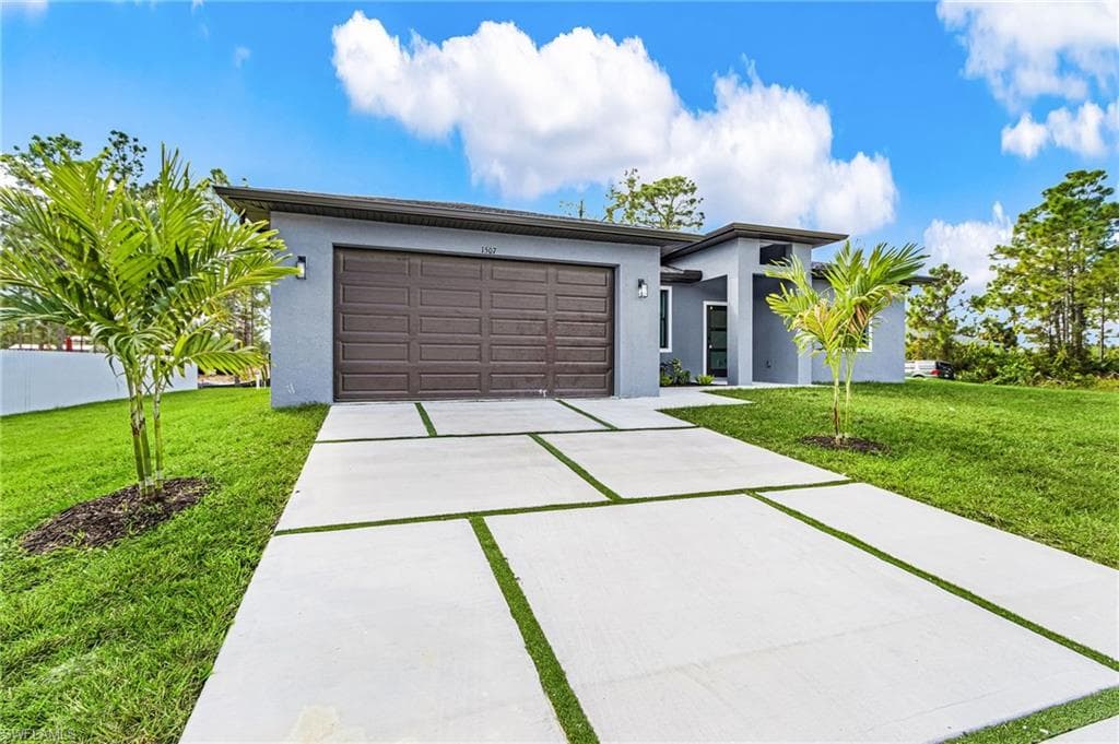 614 9th St, Cape Coral