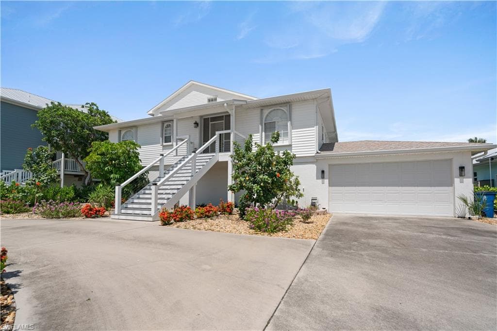 116 Sand Dollar Dr, Fort Myers Beach, photo 2