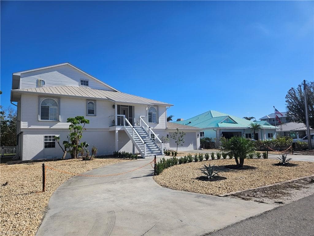 116 Sand Dollar Dr, Fort Myers Beach, photo 3