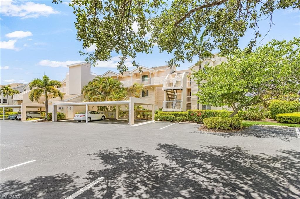 2671 Citrus Lake Dr #104    #e104, Naples