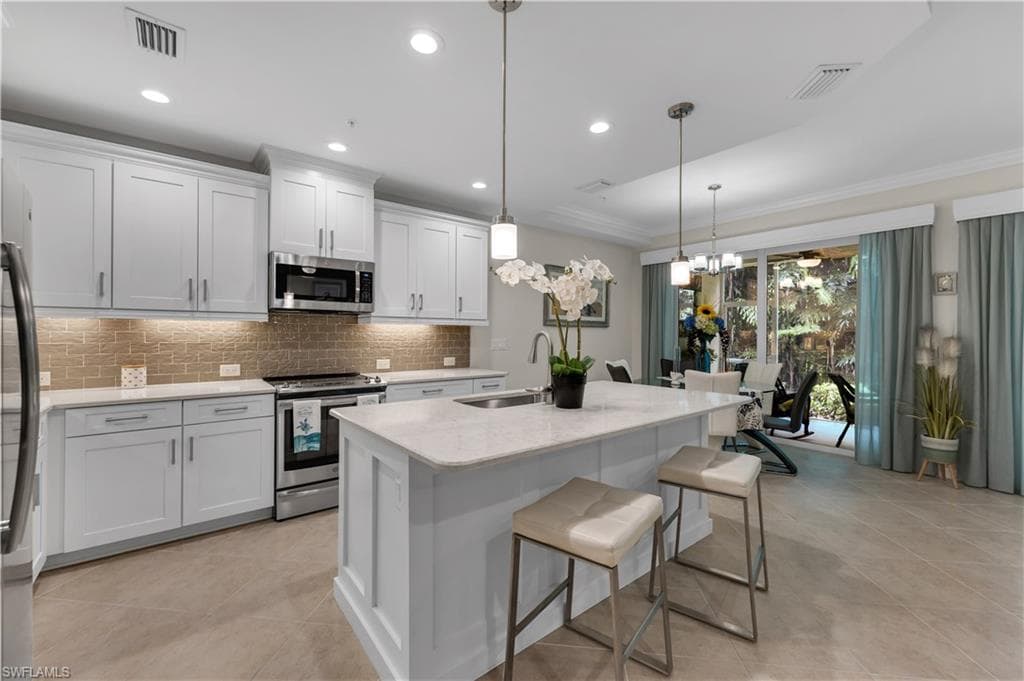 6959 Avalon Cir #1702, Naples, photo 2