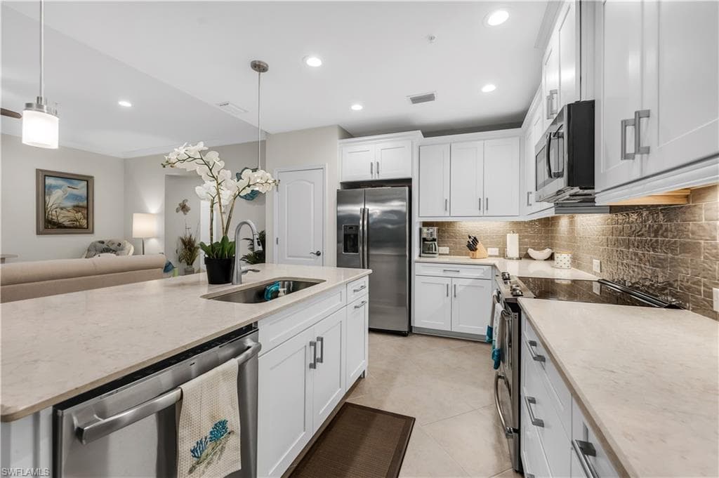 6959 Avalon Cir #1702, Naples, photo 3