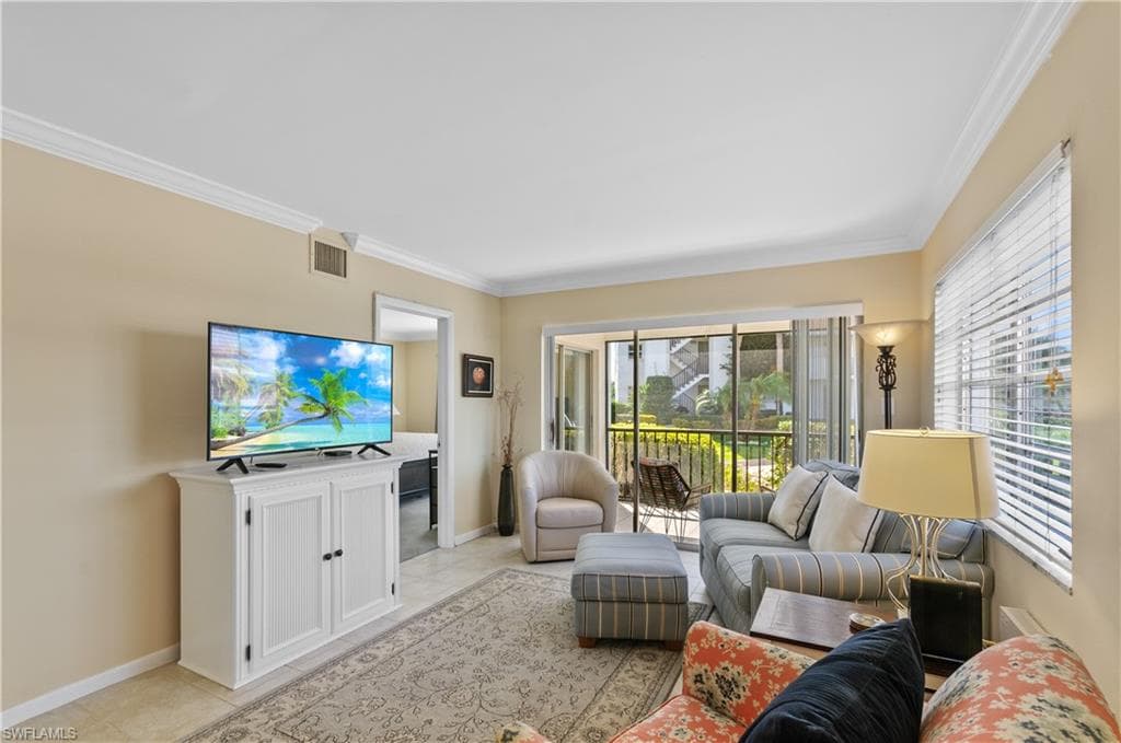5 High Point Cir #104, Naples, photo 2