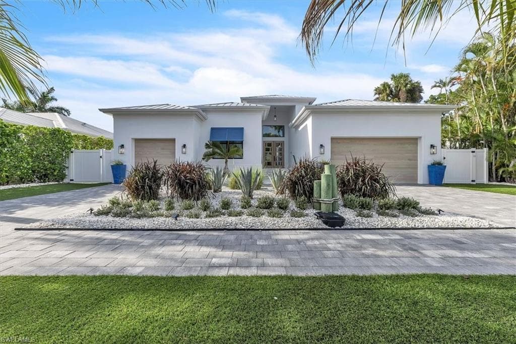 1187 22nd Ave, Naples