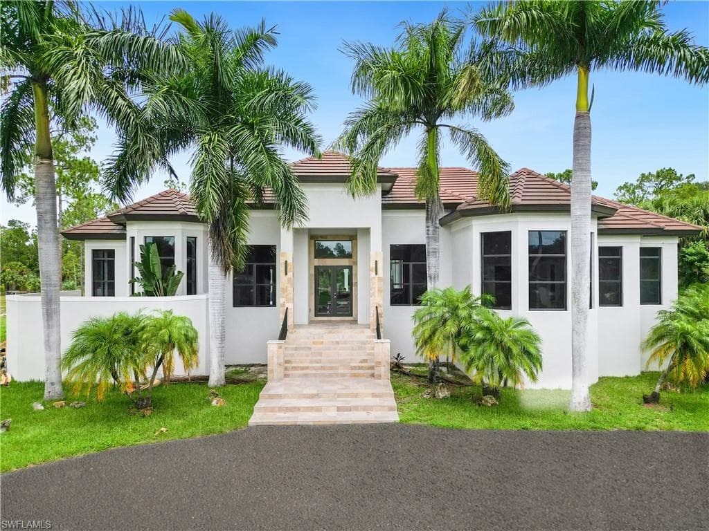 1361 Golden Gate Blvd, Naples, photo 2