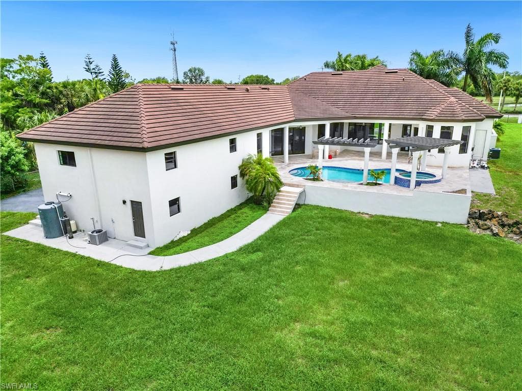1361 Golden Gate Blvd, Naples, photo 3
