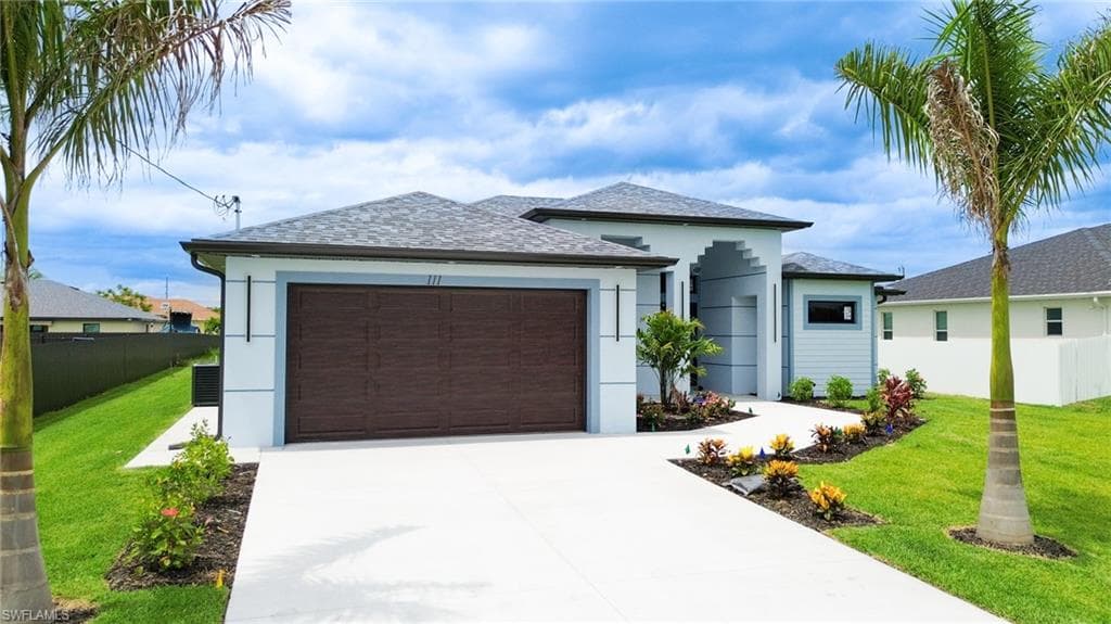 111 6th St, Cape Coral, photo 2