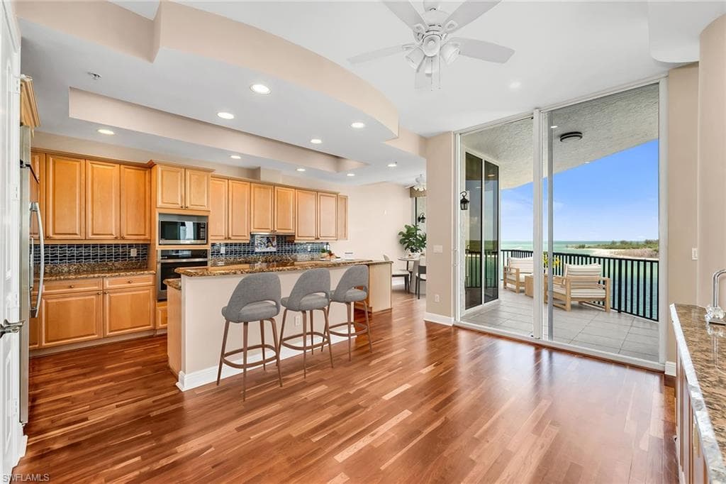 700 La Peninsula Blvd #603, Naples, photo 3