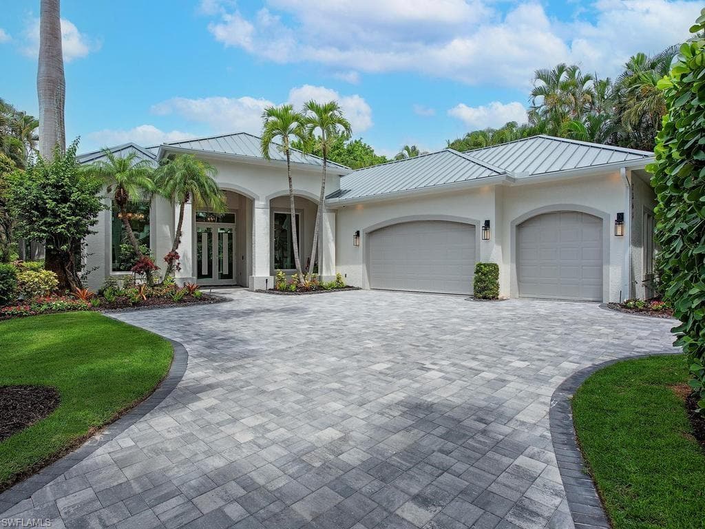 2363 Crayton Rd, Naples