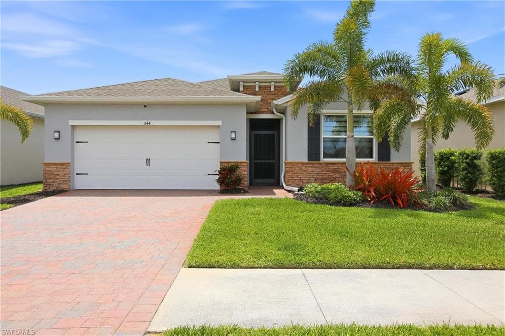 844 Heather Lake Ave, Cape Coral
