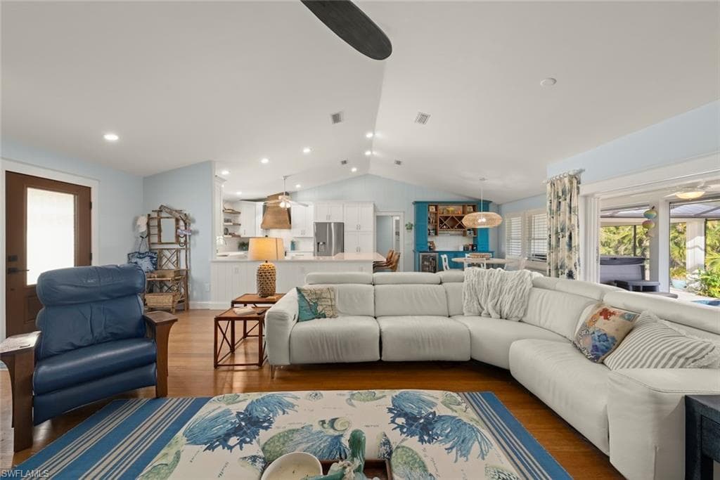 11940 Oakland Dr, Bokeelia, photo 2