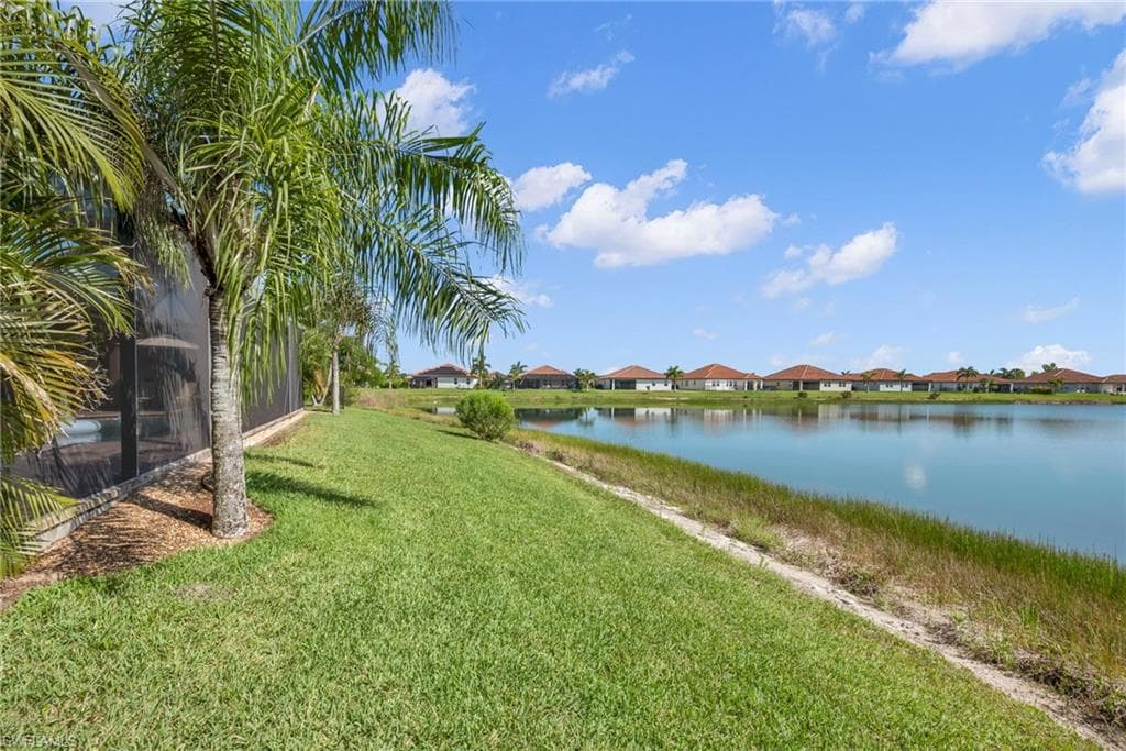 2111 Grove Dr, Naples, photo 2